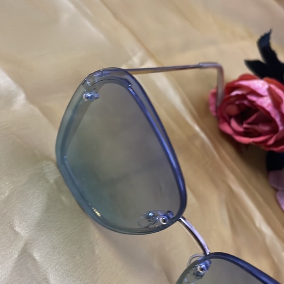 Dual shade glasses 👓 - Picture 4 of 4